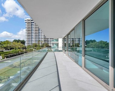 10201 Collins Ave - Photo Thumbnail 52