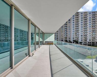 10201 Collins Ave - Photo Thumbnail 17