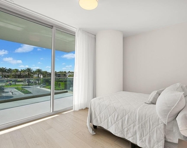 10201 Collins Ave - Photo Thumbnail 44