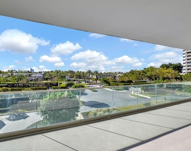 10201 Collins Ave - Photo Thumbnail 47