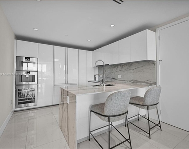 10201 Collins Ave - Photo Thumbnail 6