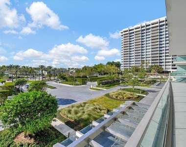 10201 Collins Ave - Photo Thumbnail 46