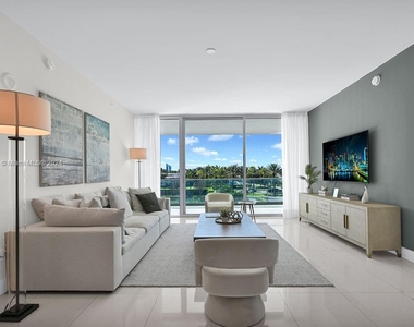 10201 Collins Ave - Photo Thumbnail 1