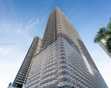 1000 Brickell Plaza - Photo Thumbnail 0