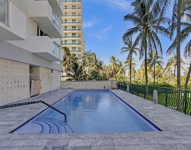 9195 Collins Ave - Photo Thumbnail 26