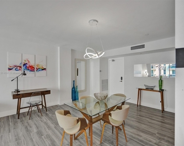 9195 Collins Ave - Photo Thumbnail 2