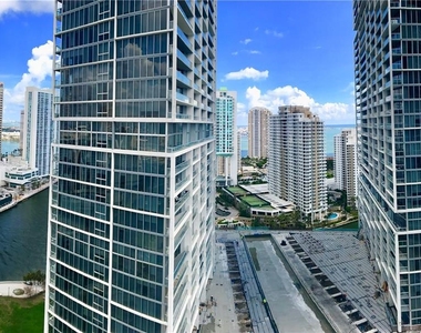 485 Brickell Ave - Photo Thumbnail 4