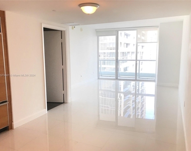 485 Brickell Ave - Photo Thumbnail 21