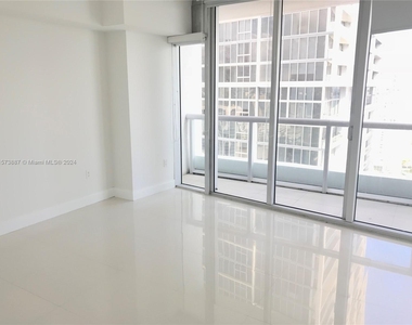 485 Brickell Ave - Photo Thumbnail 26