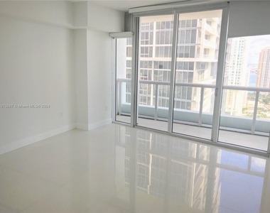 485 Brickell Ave - Photo Thumbnail 27