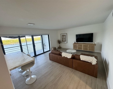 3200 N Ocean Dr - Photo Thumbnail 21