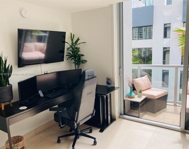 1060 Brickell Ave - Photo Thumbnail 12