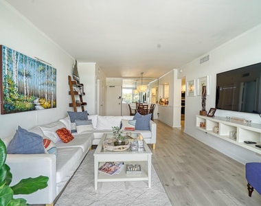 5600 Collins Ave - Photo Thumbnail 5