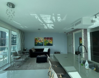 1080 Brickell Ave - Photo Thumbnail 2