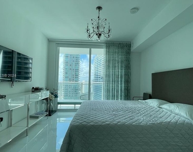 1080 Brickell Ave - Photo Thumbnail 8