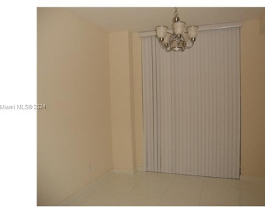 2525 Sw 3 Av - Photo Thumbnail 7