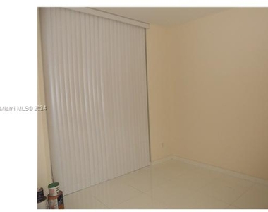 2525 Sw 3 Av - Photo Thumbnail 8