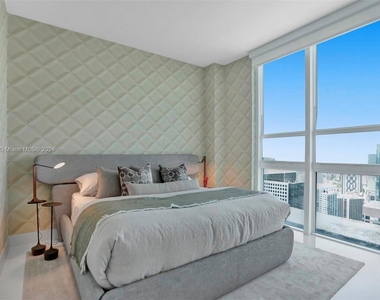 950 Brickell Bay Dr - Photo Thumbnail 16