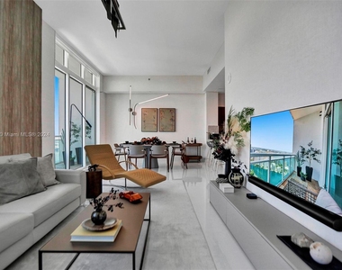 950 Brickell Bay Dr - Photo Thumbnail 1