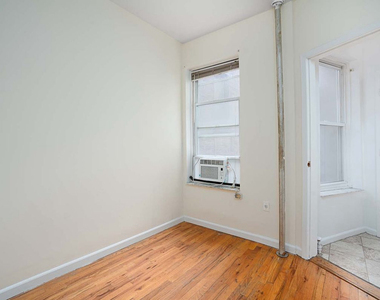 522 East 11th Street - Photo Thumbnail 4