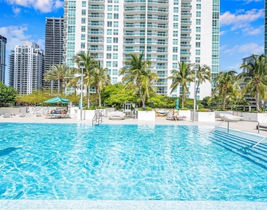 950 Brickell Bay Dr - Photo Thumbnail 21