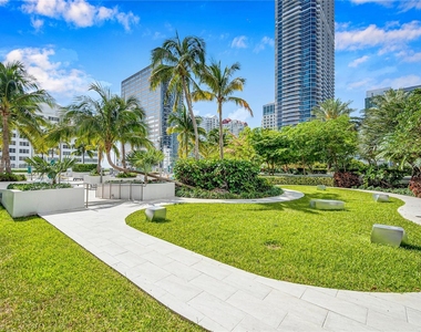 950 Brickell Bay Dr - Photo Thumbnail 24