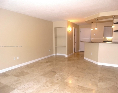 6917 Collins Ave - Photo Thumbnail 3