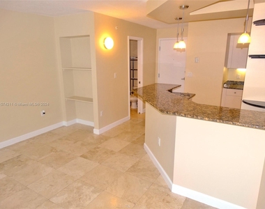 6917 Collins Ave - Photo Thumbnail 4