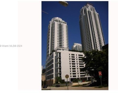 1050 Brickell Av - Photo Thumbnail 0