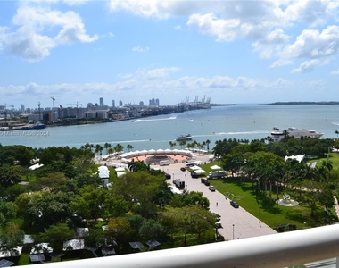 50 Biscayne Blvd - Photo Thumbnail 1