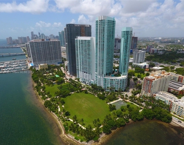 1900 N Bayshore Dr - Photo Thumbnail 0