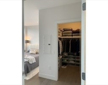 40 Traveler St - Photo Thumbnail 6