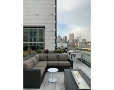 40 Traveler St - Photo Thumbnail 12