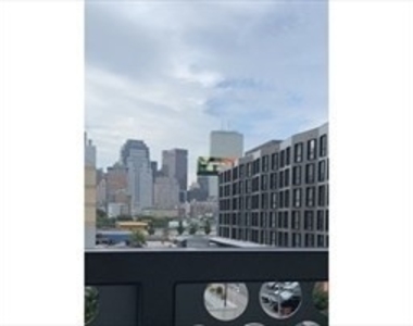 40 Traveler St - Photo Thumbnail 4