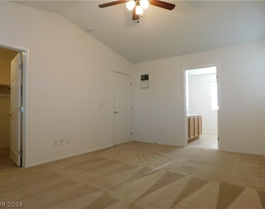 5556 Mercury Springs Drive - Photo Thumbnail 30