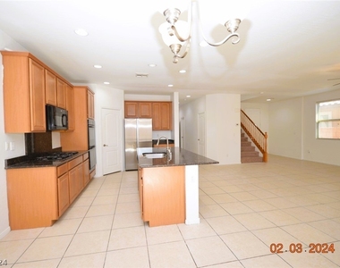 7273 Summer Grove Avenue - Photo Thumbnail 10