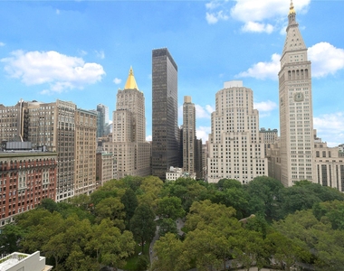 10  Madison Sq W - Photo Thumbnail 1