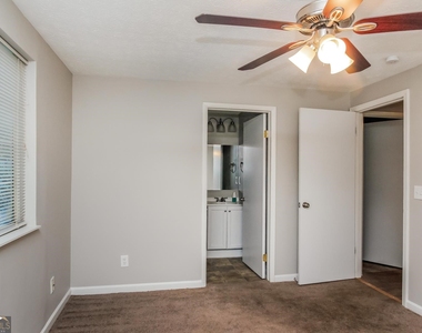 5302 Kinsdale Lane - Photo Thumbnail 8