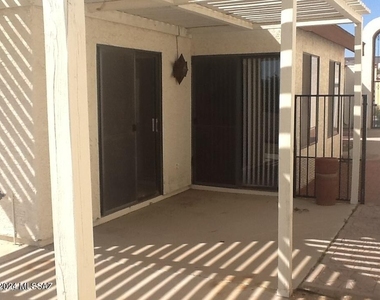 4813 W Doria Drive - Photo Thumbnail 2