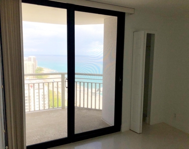 3000 N Ocean Drive - Photo Thumbnail 16