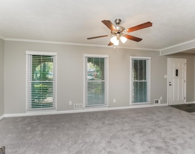 2855 Hickory Circle - Photo Thumbnail 6