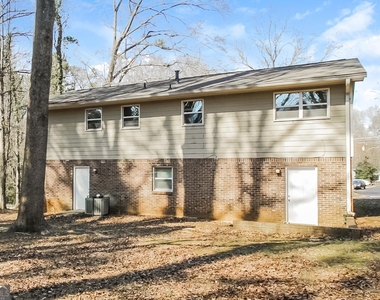 3943 Wedgefield Circle - Photo Thumbnail 13