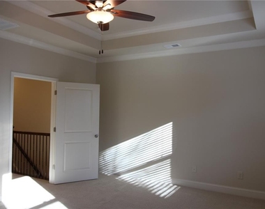 3880 Glenview Club Lane - Photo Thumbnail 10