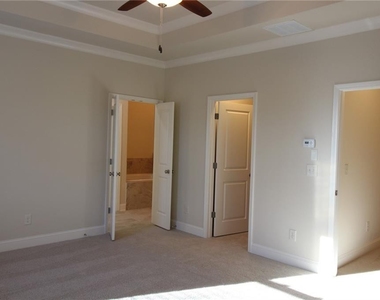 3880 Glenview Club Lane - Photo Thumbnail 11