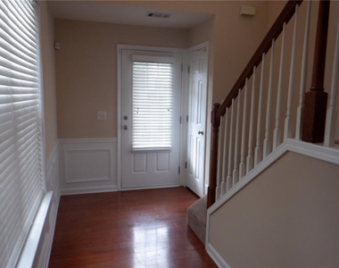 3152 Welmingham Drive Sw - Photo Thumbnail 3