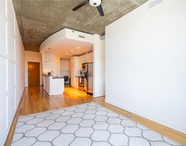 943 Peachtree Street Ne - Photo Thumbnail 1