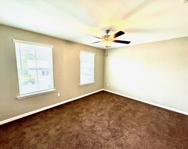 2223 Cedarbrook Court - Photo Thumbnail 8