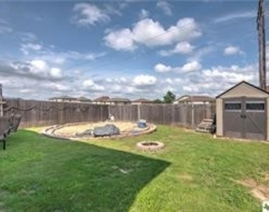 1033 Sagebrush Drive - Photo Thumbnail 12