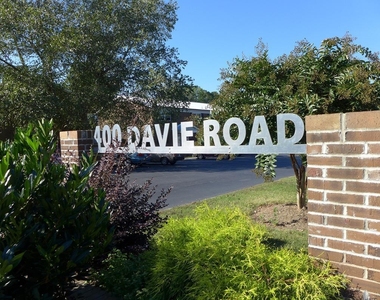 400 Davie Road - Photo Thumbnail 16