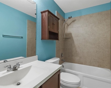 1375 Acmite Avenue - Photo Thumbnail 4